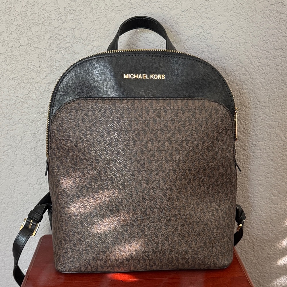 Michael Kors women’s Backpack in Black and Brown